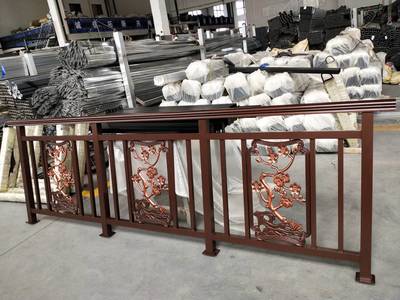 鋁藝陽(yáng)臺(tái)護(hù)欄 廠家定制、價(jià)格解析與防盜網(wǎng)功能